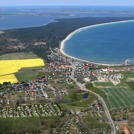 Ferienhaus Reet Hus Hanbutt In Glowe