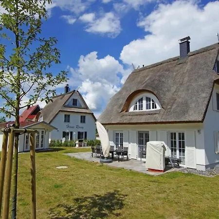 Holiday home Reet Hus Hanbutt In Glowe